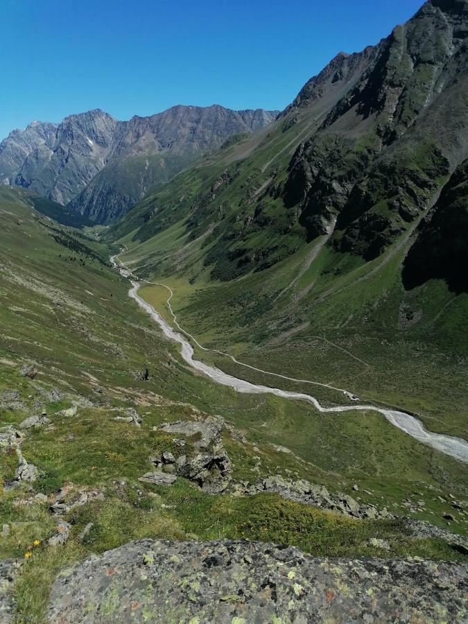 Haenslers Hof Arzl im Pitztal Exterior photo